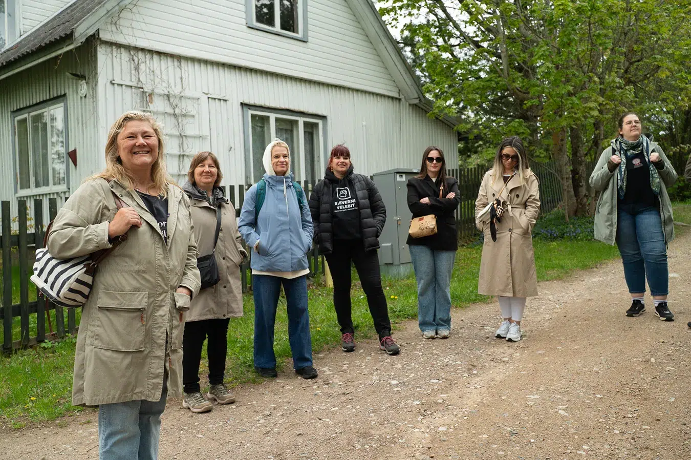 Kuidas elatakse ühes Lahemaa külas? Külade ringidel avavad kohalikud sulle oma koduküla. Tule piilu meie argielu, kuula ehedaid lugusid, maitse kohalikku toitu ja koge, kuidas iga küla näitab sulle Lahemaad isemoodi.